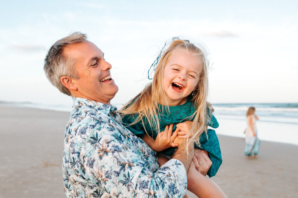 Large Family Photographer Noosa Dad and Daughter