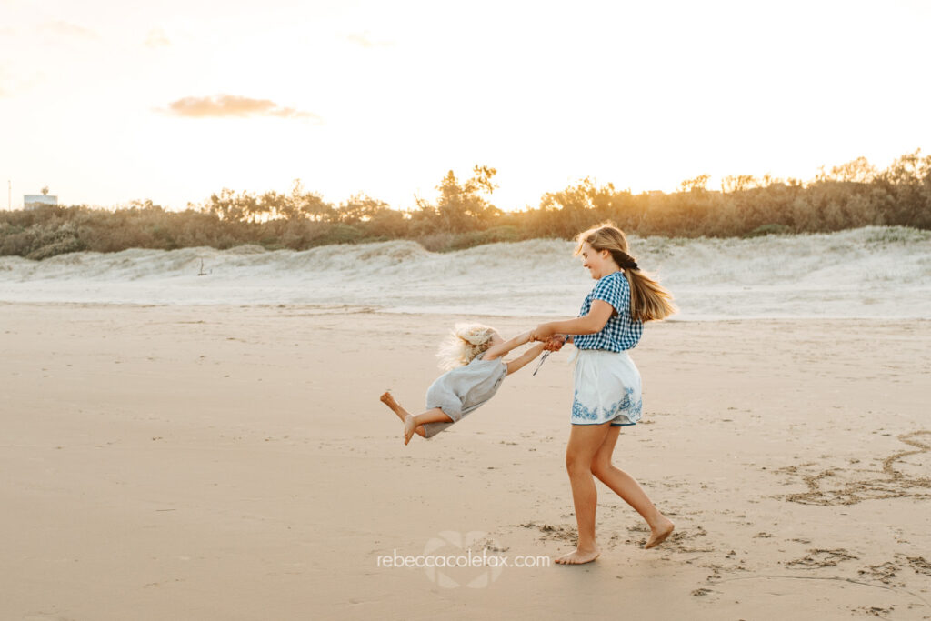 Large Family Photographer Noosa kids playing