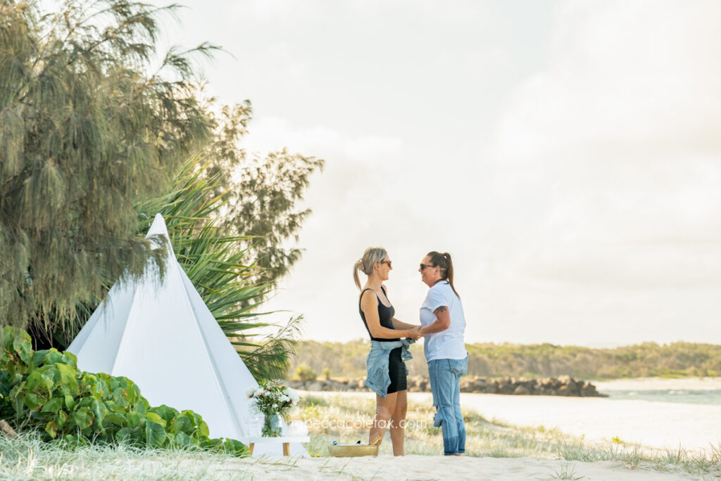 Picnic Proposal on Noosa Main Beach by Noosa Photography Co