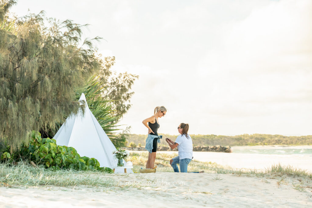Picnic Proposal on Noosa Main Beach by Noosa Photography Co