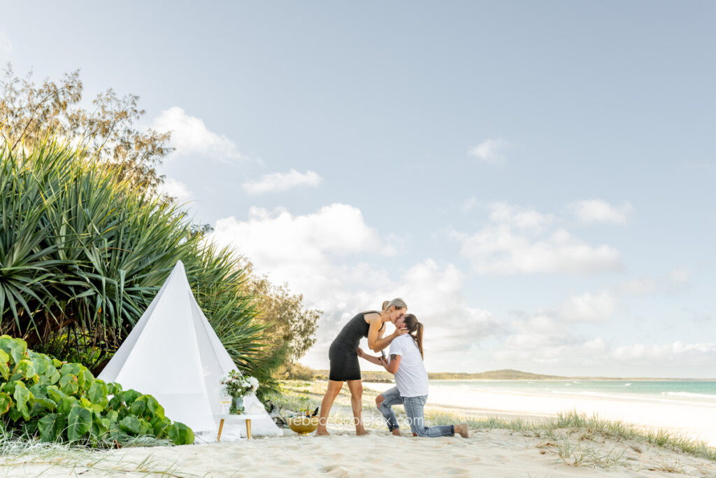 Picnic Proposal on Noosa Main Beach by Noosa Photography Co