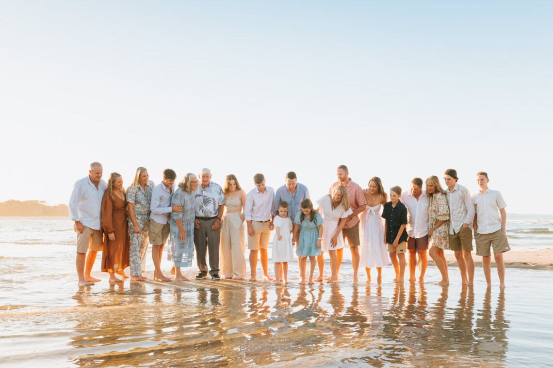 Noosa family photographer capturing extended families on holidays