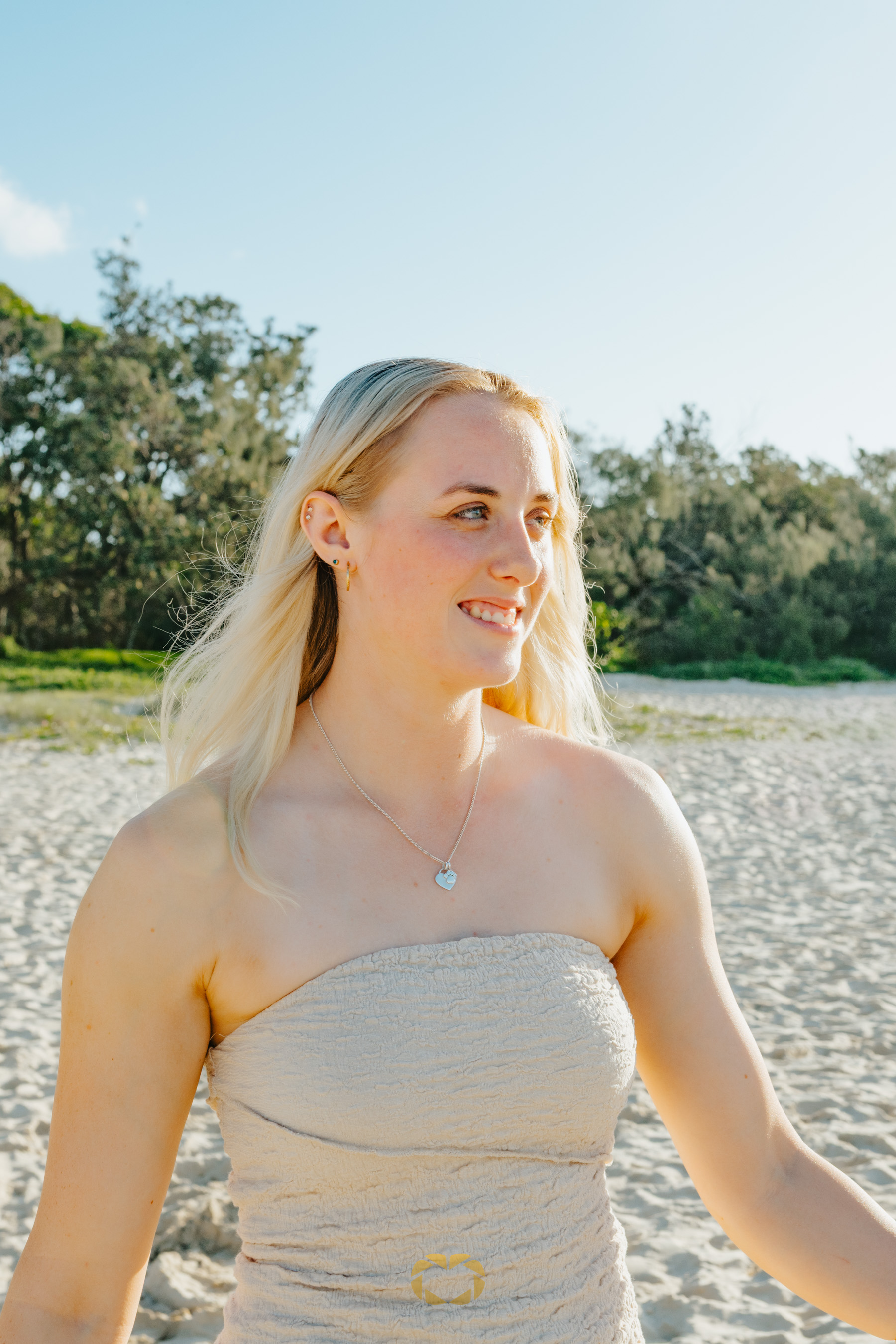 Noosa Main Beach Couple Photos