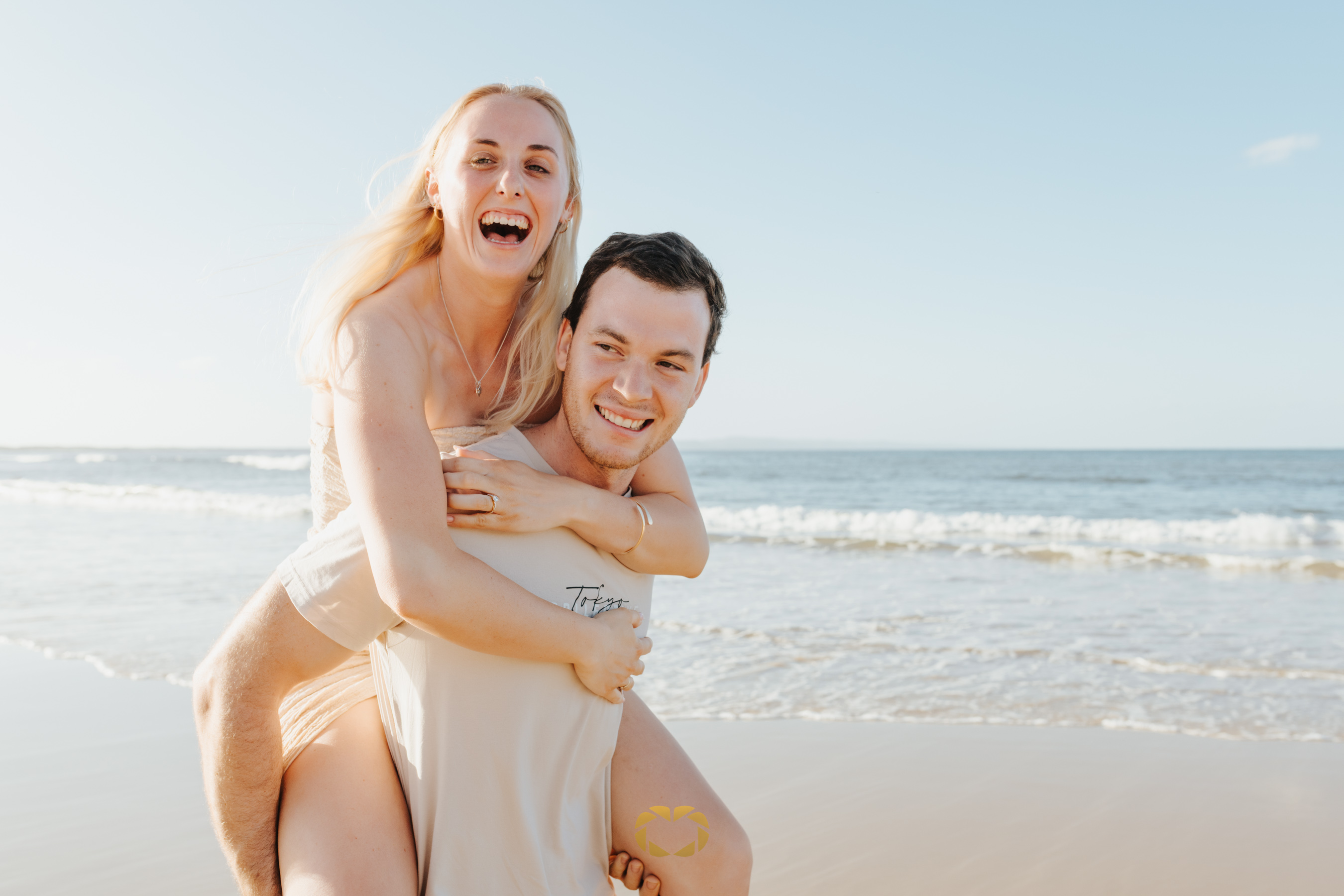 Noosa Main Beach Couple Photos