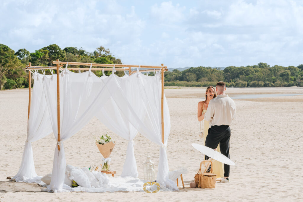 Noosa Photogrpahy Co ~ Noosa Proposal Photographer Light and Bright