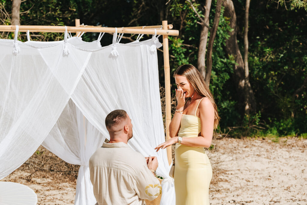 Noosa Photogrpahy Co ~ Noosa Proposal Photographer Light and Bright