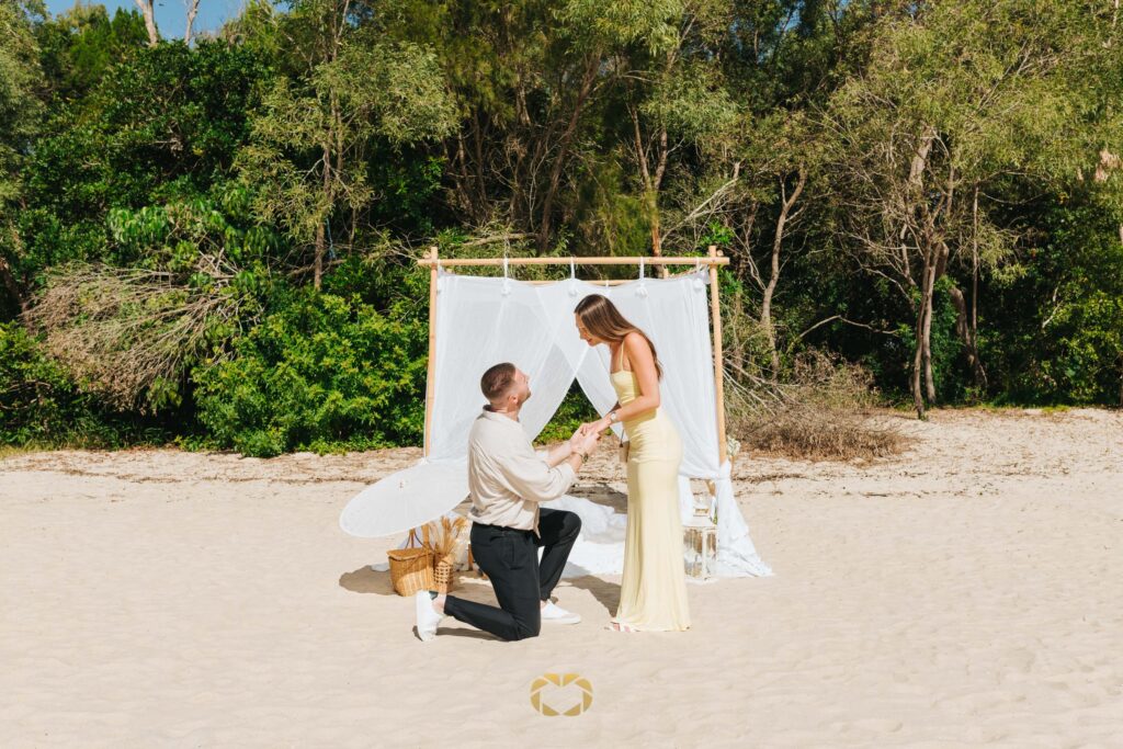 Noosa Photogrpahy Co ~ Noosa Proposal Photographer Light and Bright