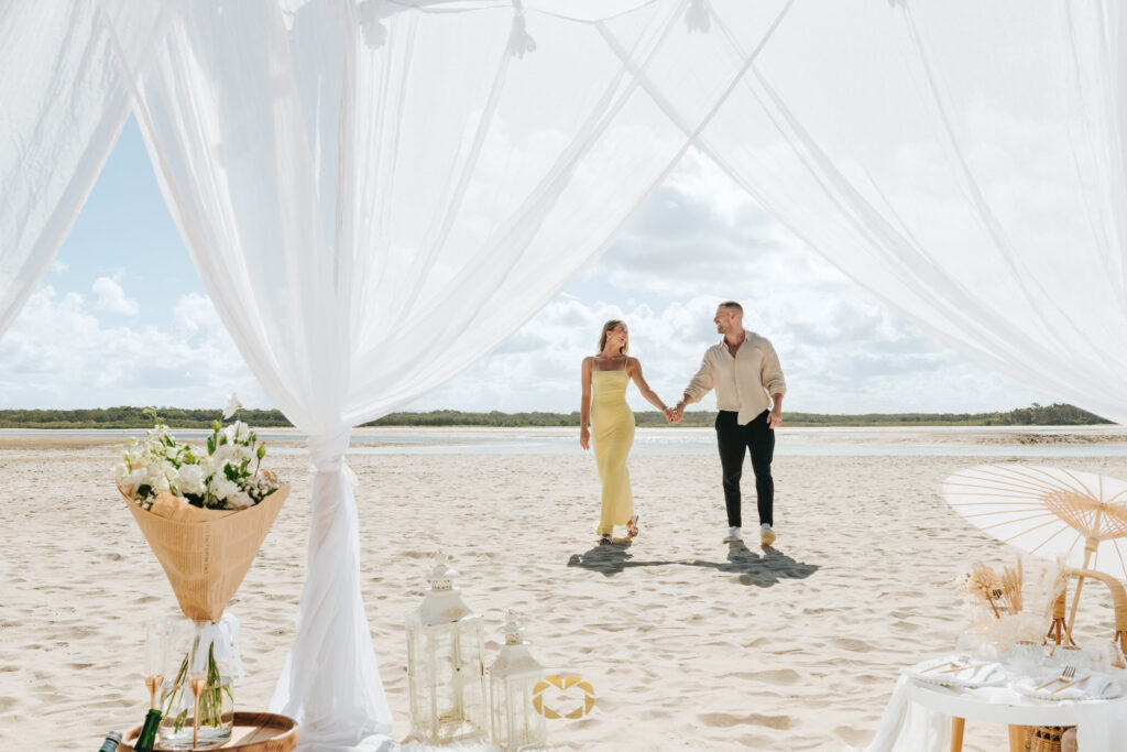 Noosa Photogrpahy Co ~ Noosa Proposal Photographer Light and Bright